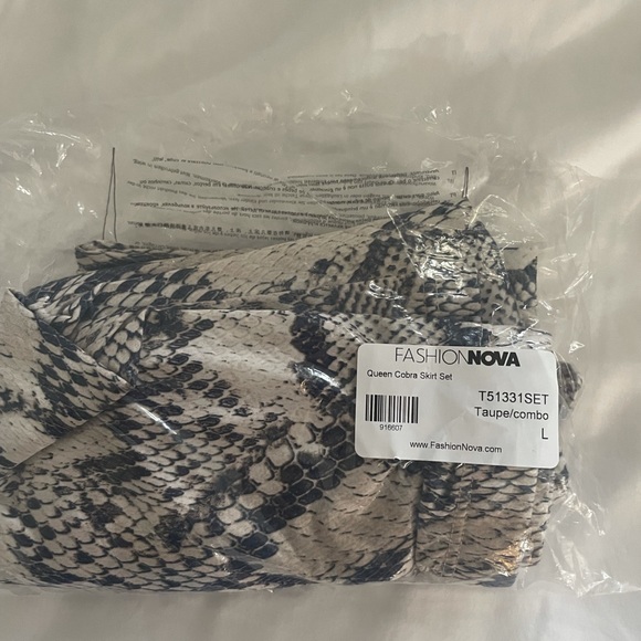 Brand new king cobra 2 piece set size L - Picture 4 of 4